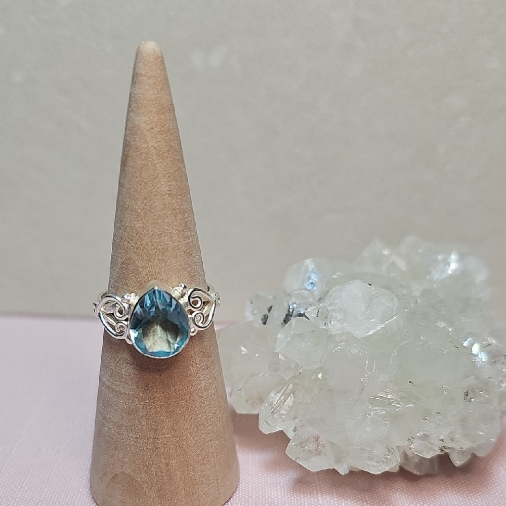 Stunning Silver Ring with Blue Topaz